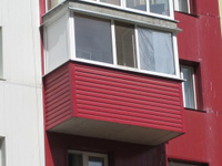Обшивка балкона Г-образного металлическим Сайдингом