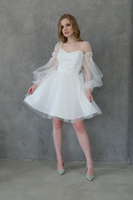 Свадебное платье мини со съемными рукавами из фатина с блестками
