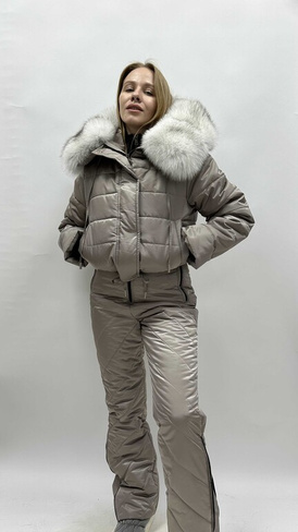 Бежевый костюм зимний для прогулок до -35 градусов с большим натуральным мехом песца вуаль - Дополнительно широкий пояс